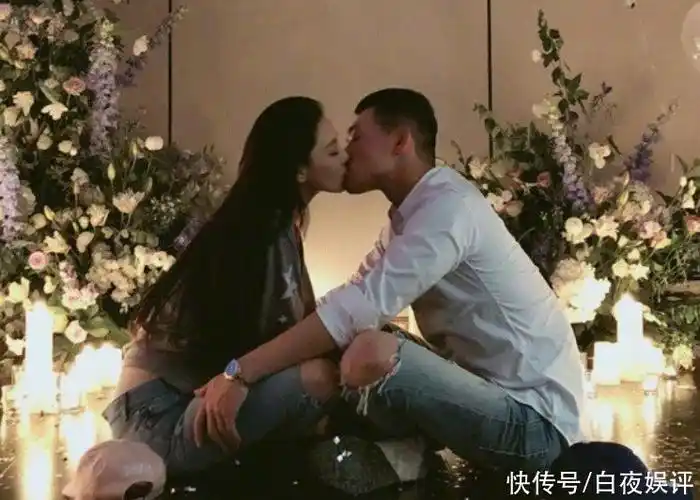 何捷婚后首次秀恩爱,公开晒与张馨予背影,粉丝又吃了一把好狗粮