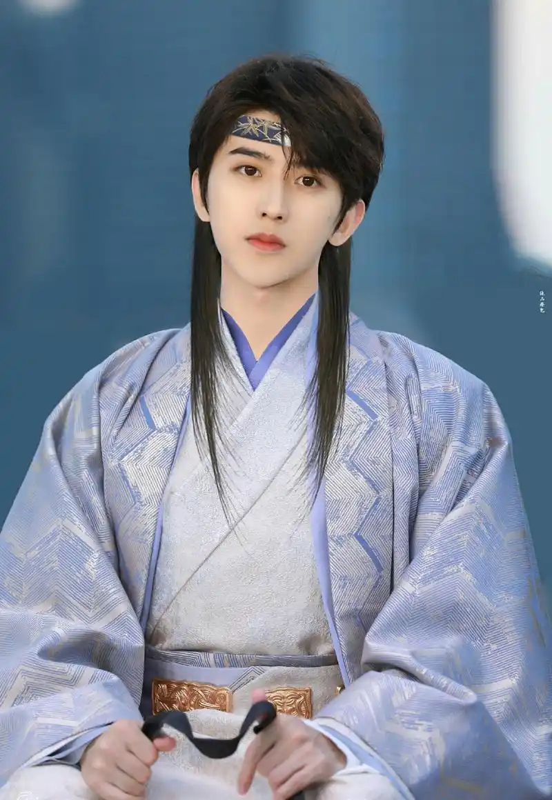 原创蔡徐坤接古装剧了定妆照曝出后尴尬了谁