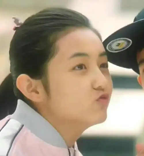 张子枫胡先煦朵宇cp售后#张子枫和胡先煦是懂售后的,小别离里的敲梅