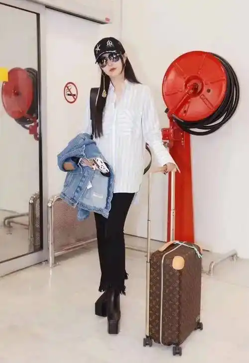 范冰冰在国外被拍,并没觉得多漂亮,素颜面黄肌瘦,随便一个路人都比她