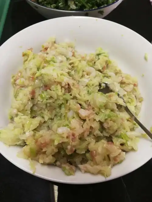 白菜猪肉虾仁馅