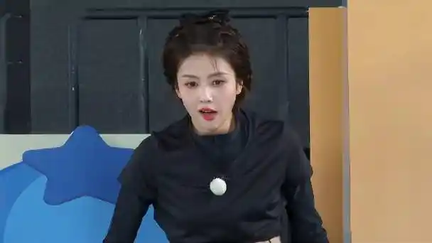 吉克隽逸猫女上线 斜坡一字马惊呆白鹿,逃都逃不掉!