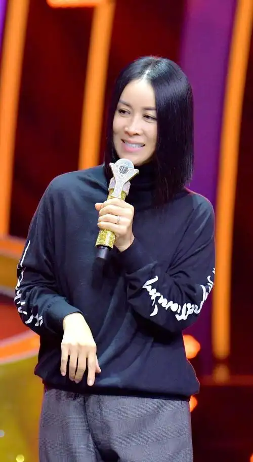 "重庆崽儿"肖战与那英同台演绎《中国梦之声·我们的歌》,这对"神仙