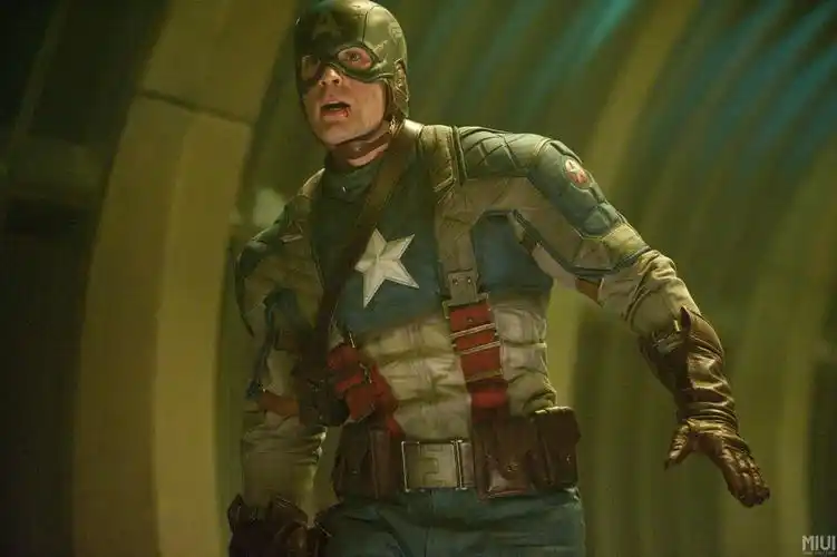 漫威美国队长4来了演了6次猎鹰这个男人终于继承了美队盾牌