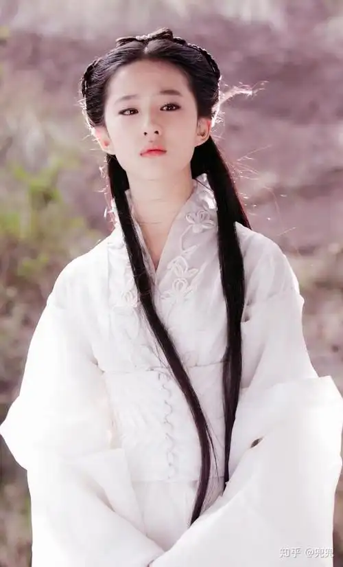 万万没想到,刘亦菲的"小龙女"的白衣造型就有五套,以为都一样