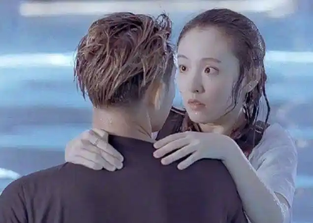 大腿收割机吴倩凡是合作过的男星都被她抱过大腿