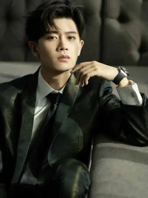 任嘉伦图片分享