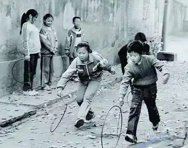 太怀念了30张童年生活老照片有你的记忆吗