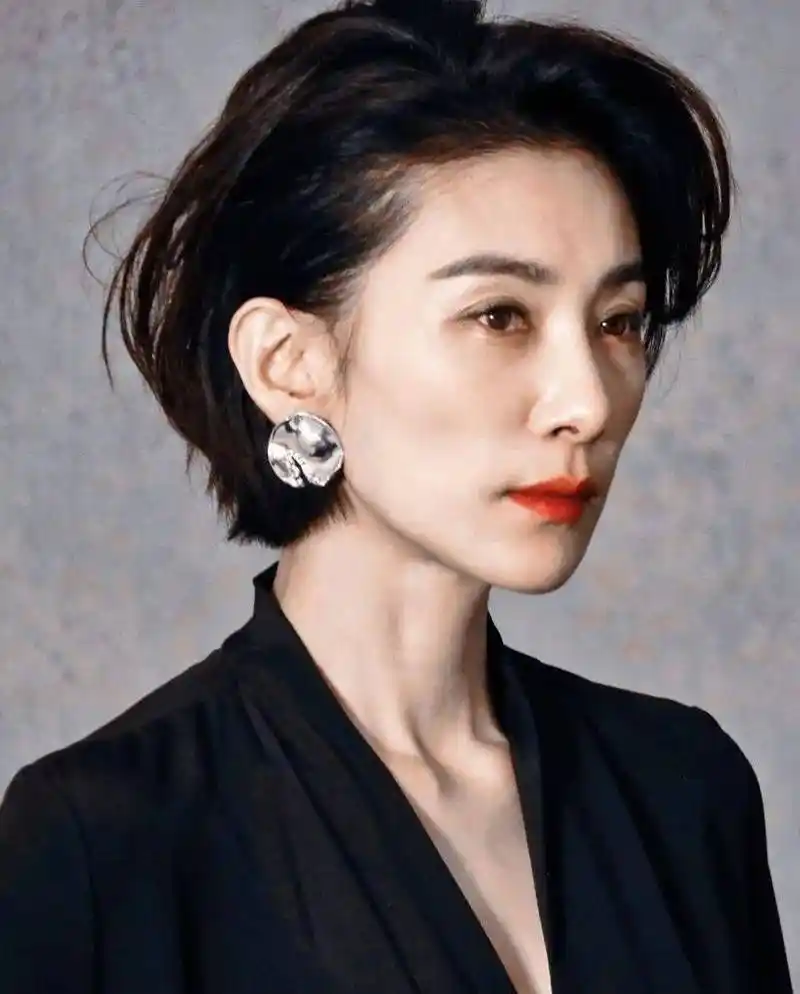 人像塑造|倒菱形脸如何造型拍片?女明星们完美演绎._脸型_风格_气质