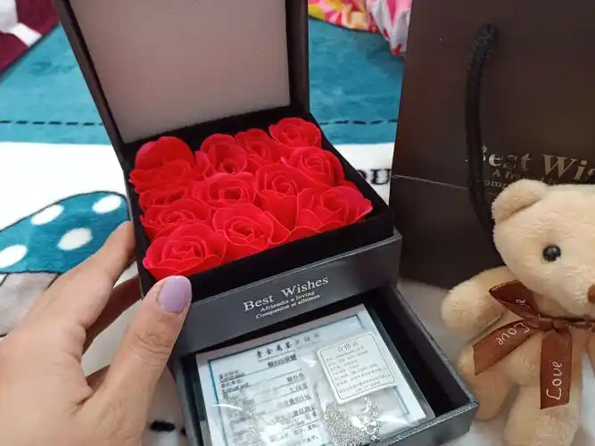 三八节收到礼物了,我很意外哦