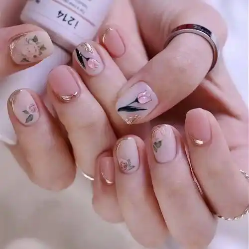 最近超火的郁金香美甲~上手巨好看!_款式_图案_米会