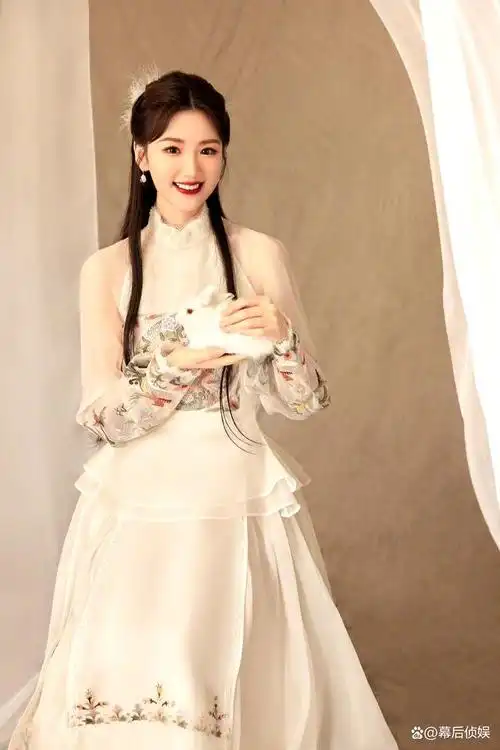 毛晓彤从小学习舞蹈,对《天涯明月刀》中武戏部分表演不仅毫无畏惧之