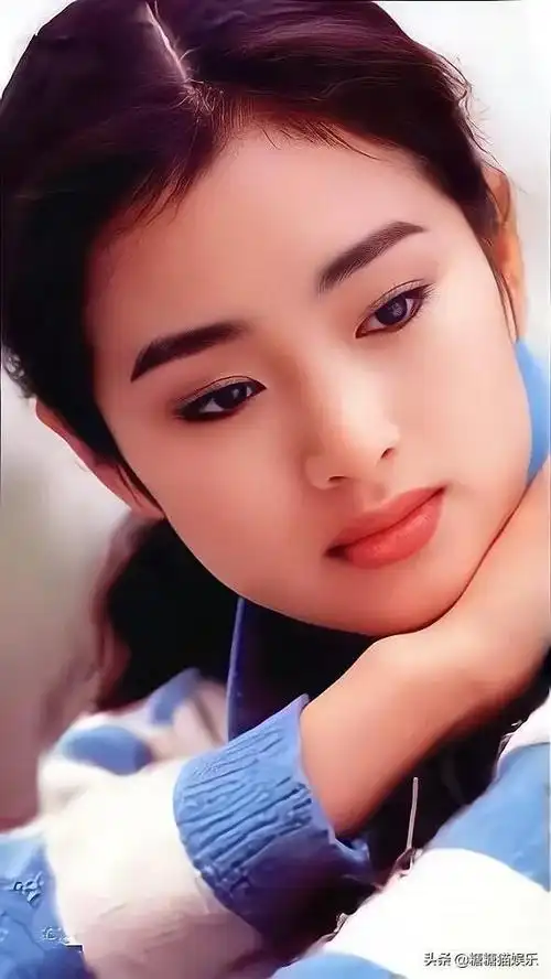 巩俐年轻时明艳动人,就这样的颜值还有人说不美_网易订阅
