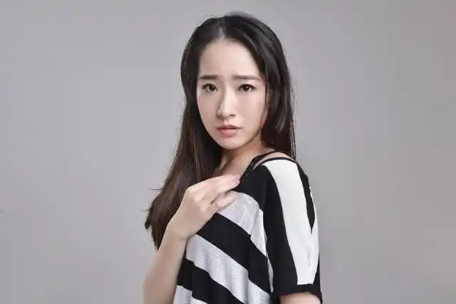 小舍得首播,被米桃爸妈圈粉了,这不是三十而已中卖煎饼的夫妻吗