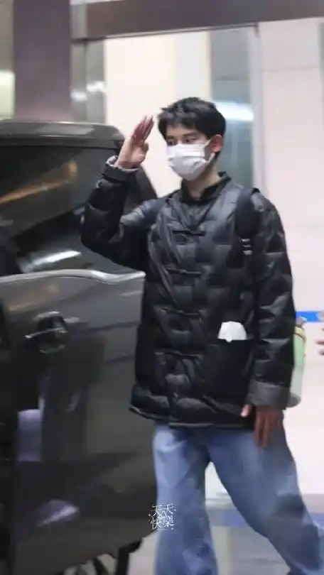 胡先煦穿过月亮的旅行