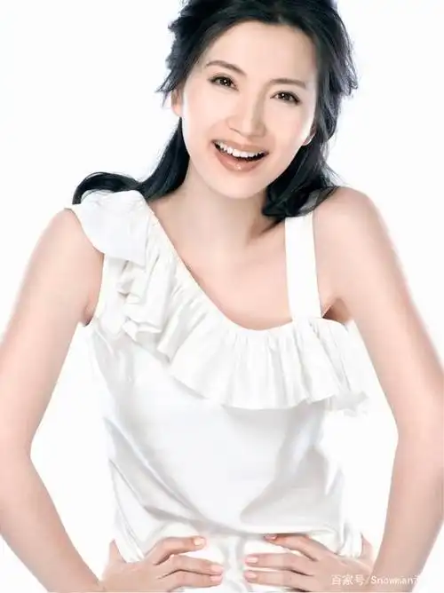 40岁陈好近照曝光,穿蓝色开衫扎麻花辫太减龄,网友:太美了