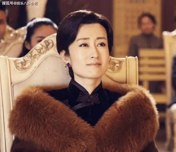 火出圈,37岁与富豪离婚,16岁女儿气质容貌不输她_刘敏涛_丈夫_巩俐