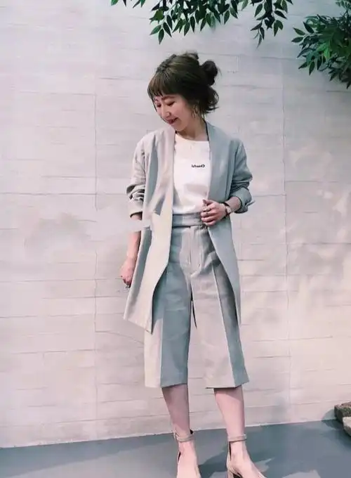 这位150cm小个子日本博主,穿搭打破身高局限,时尚又精致