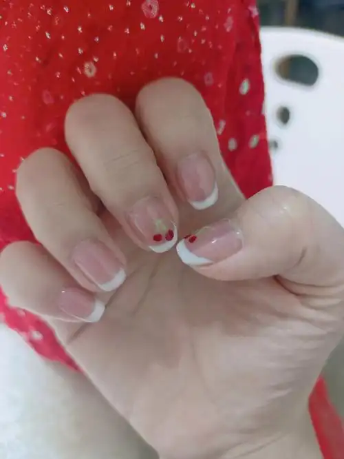可爱樱桃美甲