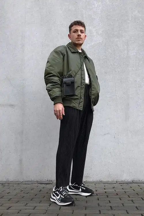 矮个子男生穿衣搭配(怎么搭配造型显高又时髦)