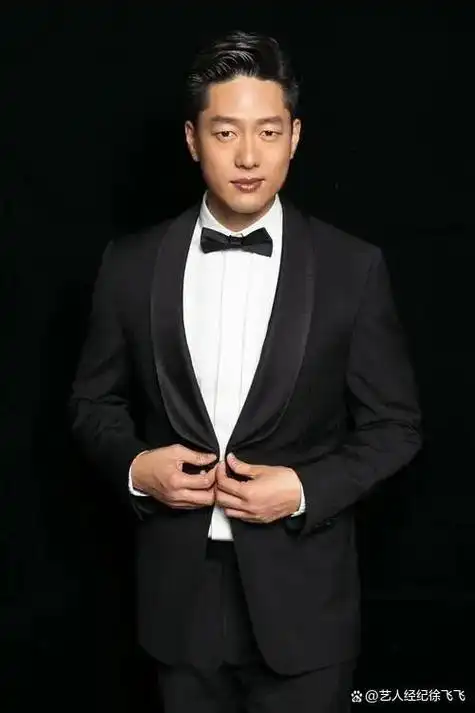 凌潇肃,1980年5月22日出生于陕西省西安市,中国内地影视男演员,毕业于