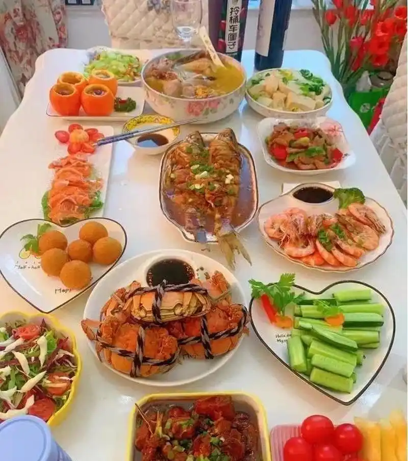 这两家人请你吃饭的话,你会去图一家还是图二家? #中国版chatgpt来了