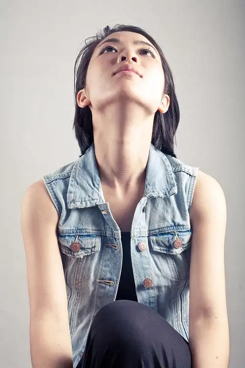 侧脸桂纶镁_女友很美