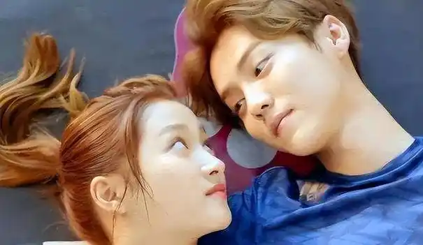 才明白鹿晗和关晓彤为何能熬过七年之痒其实高攀的不是她