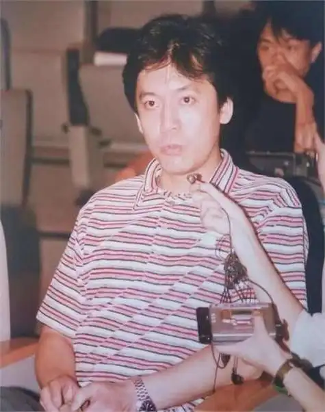 曾拒绝巩俐!出道至今无绯闻,当知晓他妻子是谁,大家才终于明白