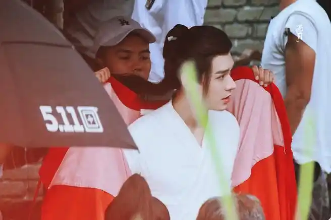 山河令[超话]##龚俊采访##龚俊腹肌##龚俊温客行