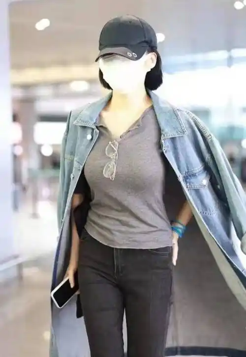 原创许晴的身材让人看自卑休闲装穿成紧身装哪像奶奶辈