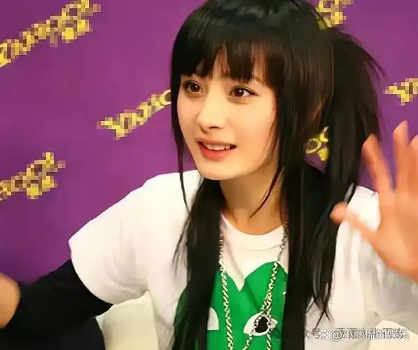 闹大了!杨幂初中时期无人表白,看了她初三的照片,这谁敢追?