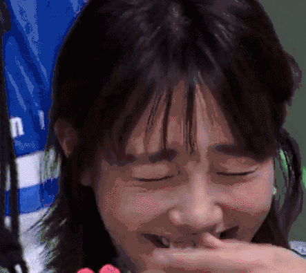 白百合不好意思遮挡红心gif动图_动态图_表情包下载_soogif