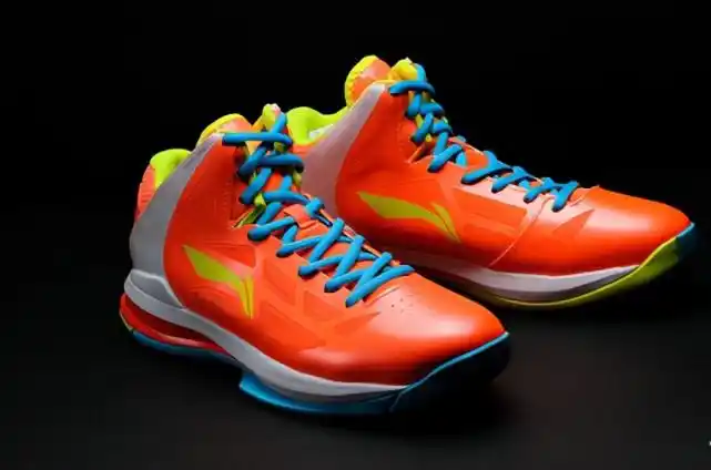 李宁篮球鞋哪个系列比较好(像团队款太敷衍?