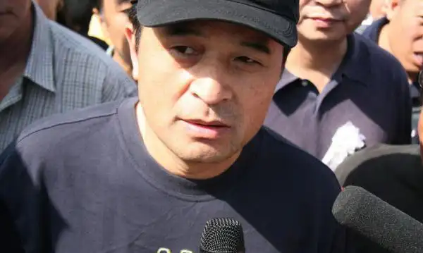 也让很多人非常感慨,要不是当年说错话,毕福剑也不需要承受这样的代价