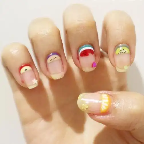 超可爱的水果美甲,让指尖清爽一夏!