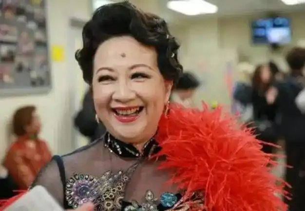 丈夫外遇她曾绝望到想跳楼离婚独养3子女24年终凤凰