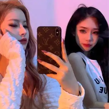 闺蜜头像一萌一酷霸气林朝城我的世界在慢慢变成黑色