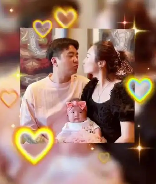 《流星雨》慕容云朵首晒女儿正脸庆百天,不忘与老公亲吻撒糖