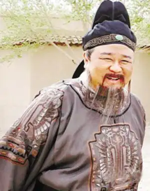 梁冠华的头像被"弱化",钱雁秋导演和张子健表示此前并不知情,而女主演