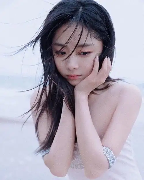 消息搬运谭松韵ins更新