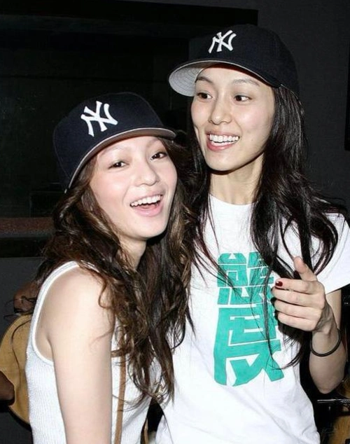 范玮琪再惹争议网友分享张韶涵获奖照片给她却遭到对方拉黑