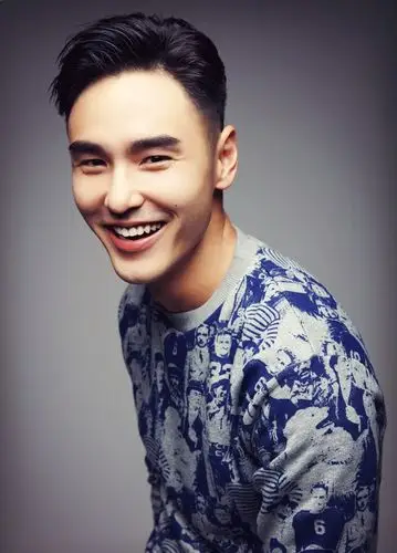 跟随骁勇硬汉阮经天,探索时尚界的鬼吹灯