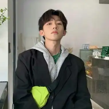 帅气暖男图片阳光13岁