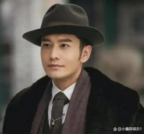 视频中,黄晓明与多位大佬深夜聚会约酒局,离开时一行人的身边还多了一