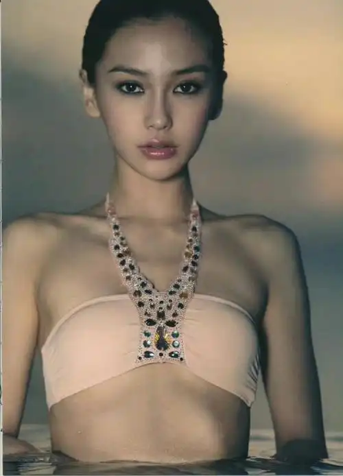 angelababy穿泳装__财经头条