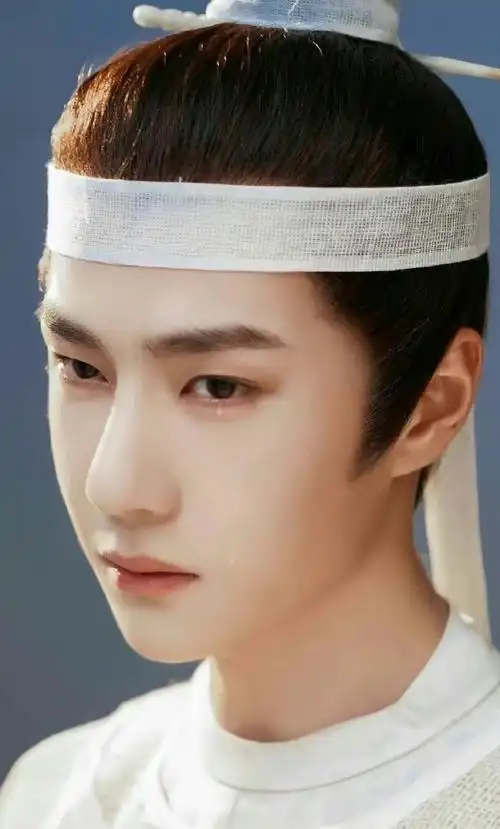 大家也通过角色看到了王一博身上更多的才能和演技,王一博未来可期