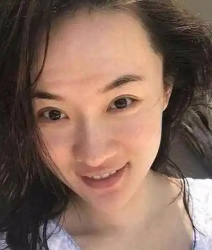 女明星不化妆是什麼模样?偶像包袱丢掉,angelababy素颜一言难尽!