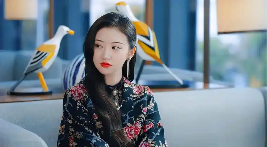 明星穿搭司藤火了盘点剧中景甜绝美珠宝首饰造型