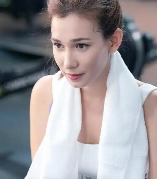 十大最漂亮混血儿女星(混血儿女明星漂亮排名)-昕薇网